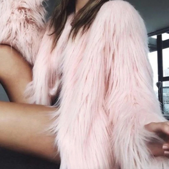 NWT Furry Ovetsized Soft Pink tebdy Vegan  Crop Coat. Eco Friendly - Picture 9 of 10